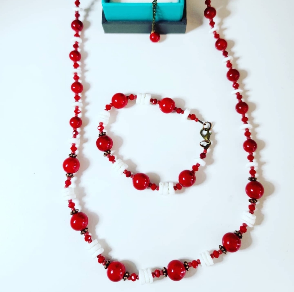Red coral and sea shell necklace and bracelet set